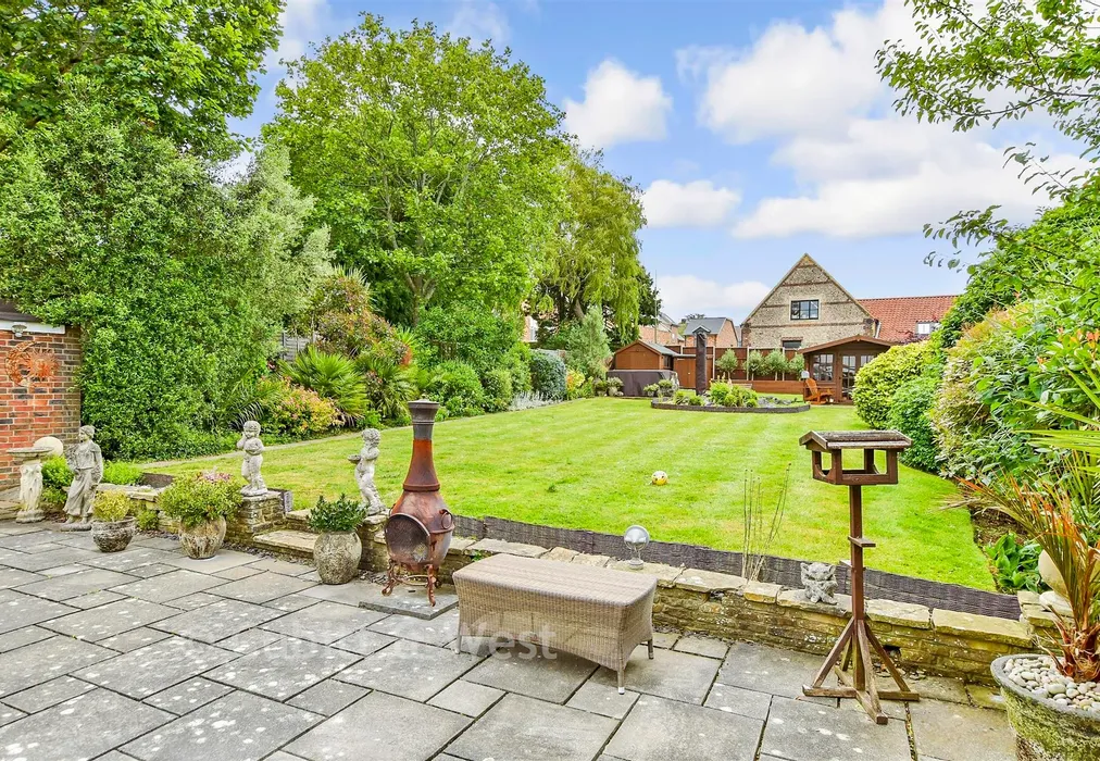 Rear Garden - Shirley Drive, Hove, East Sussex - Wards of Kent