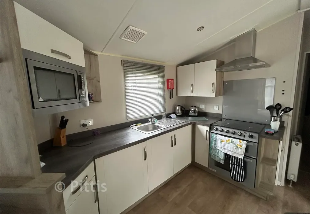 Kitchen - Main Road, Rookley, Ventnor, Isle of Wight - Wards of Kent