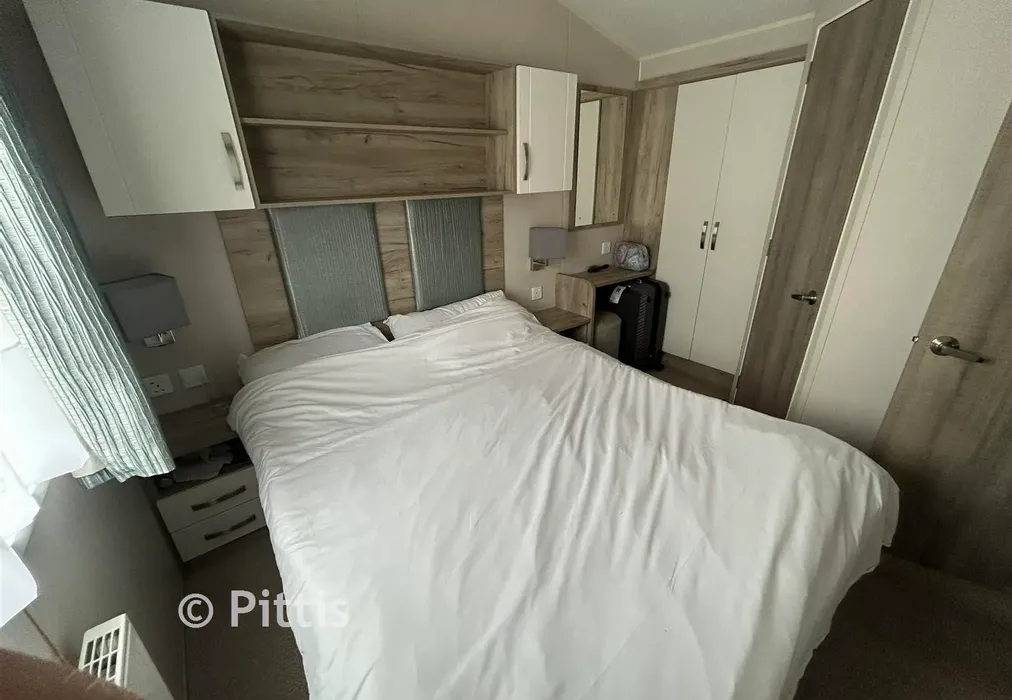 Bedroom 1 - Main Road, Rookley, Ventnor, Isle of Wight - Wards of Kent