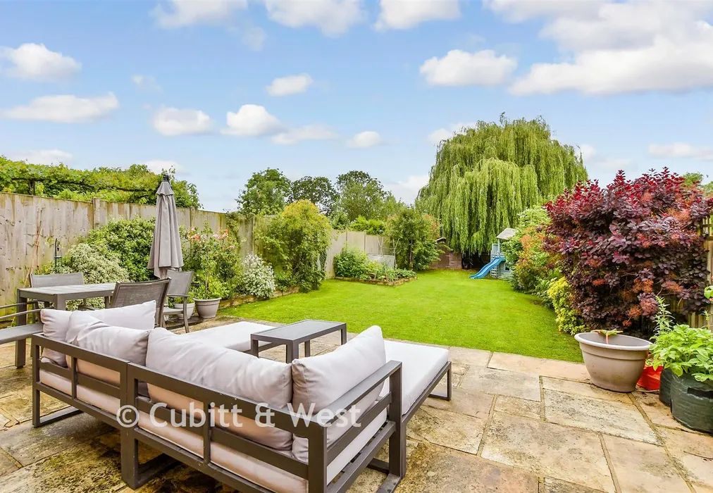 Rear Garden - Kingscroft Road, Leatherhead, Surrey - Wards of Kent