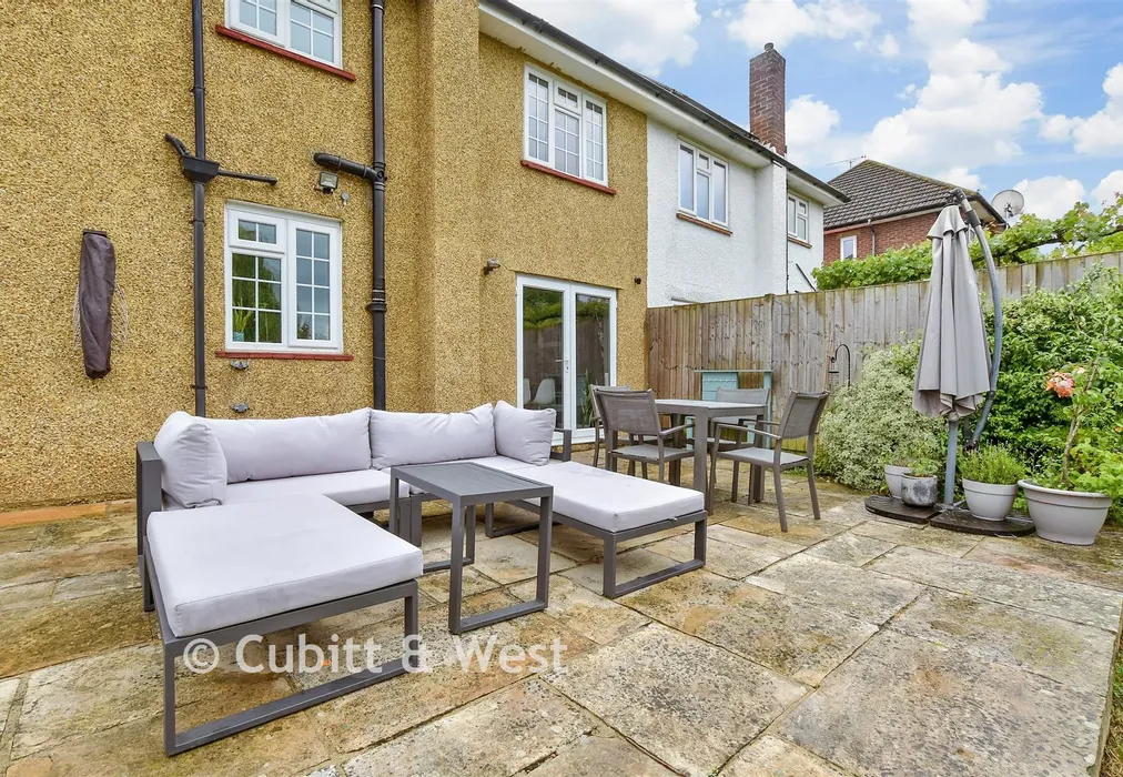 Patio / Decking - Kingscroft Road, Leatherhead, Surrey - Wards of Kent