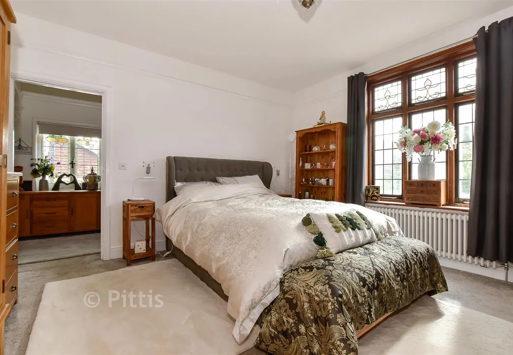 Bedroom 1 - Clarence Road, Wroxall, Isle of Wight - Wards of Kent