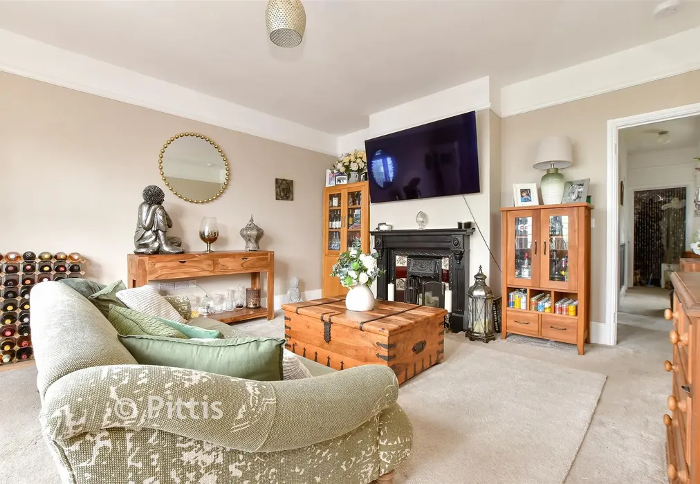 Lounge/Dining Room - Clarence Road, Wroxall, Isle of Wight - Wards of Kent