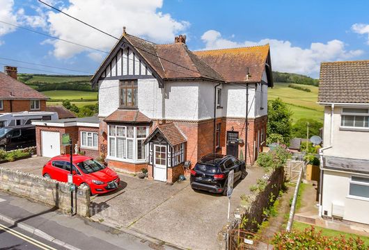 Clarence Road, Wroxall, Isle of Wight - Wards of Kent