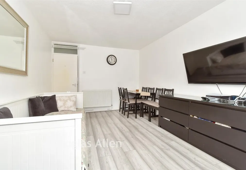 Lounge/Diner - Grantham Road, London - Wards of Kent