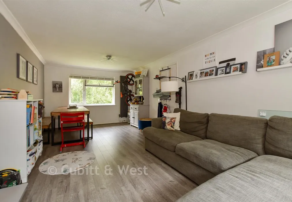Lounge/Dining Room - Green Lane, Shipley Bridge, Horley, Surrey - Wards of Kent