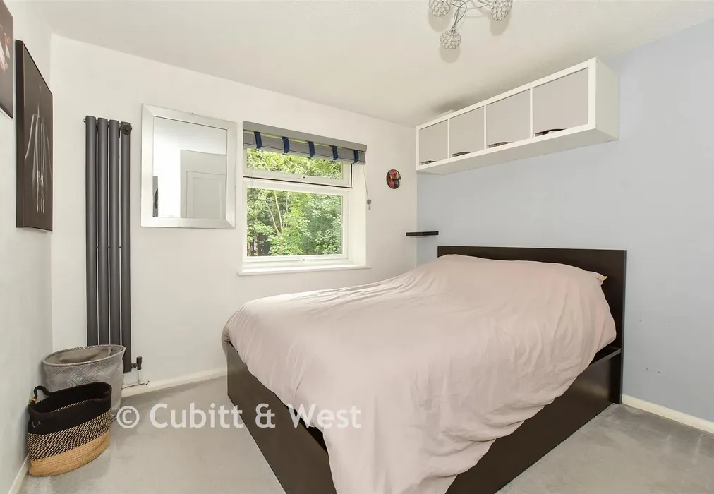 Bedroom 1 - Green Lane, Shipley Bridge, Horley, Surrey - Wards of Kent