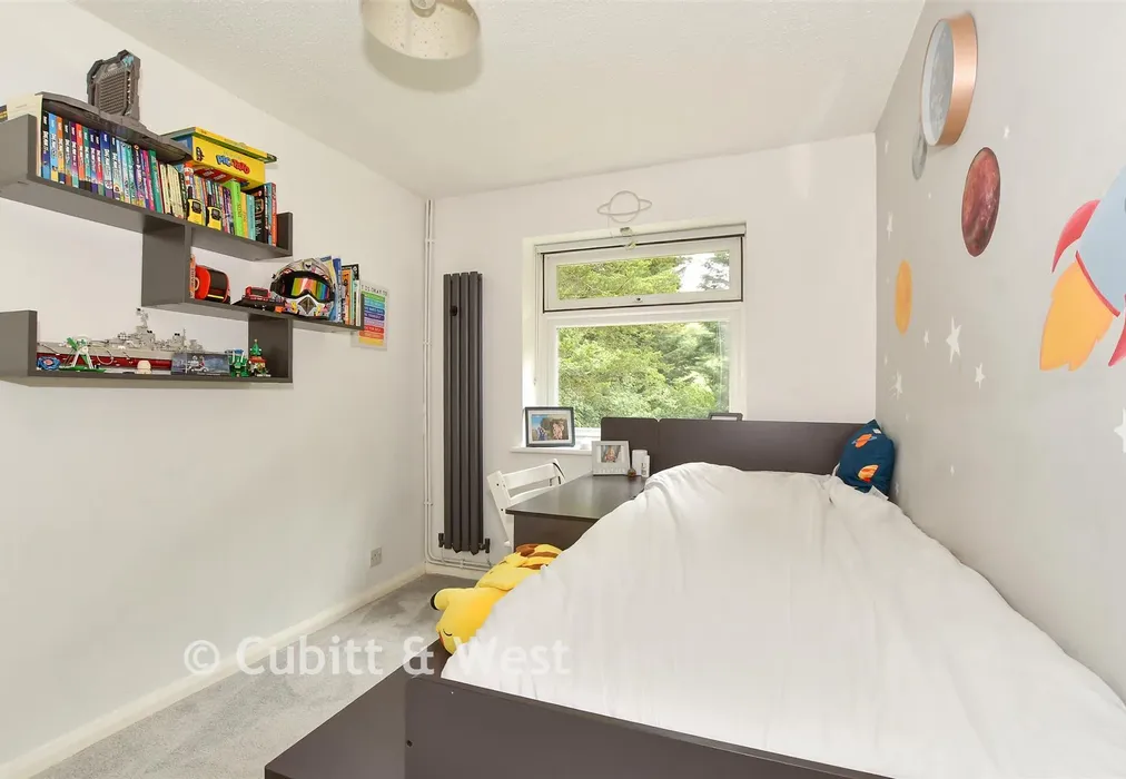 Bedroom 2 - Green Lane, Shipley Bridge, Horley, Surrey - Wards of Kent