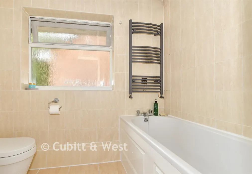 Bathroom - Green Lane, Shipley Bridge, Horley, Surrey - Wards of Kent
