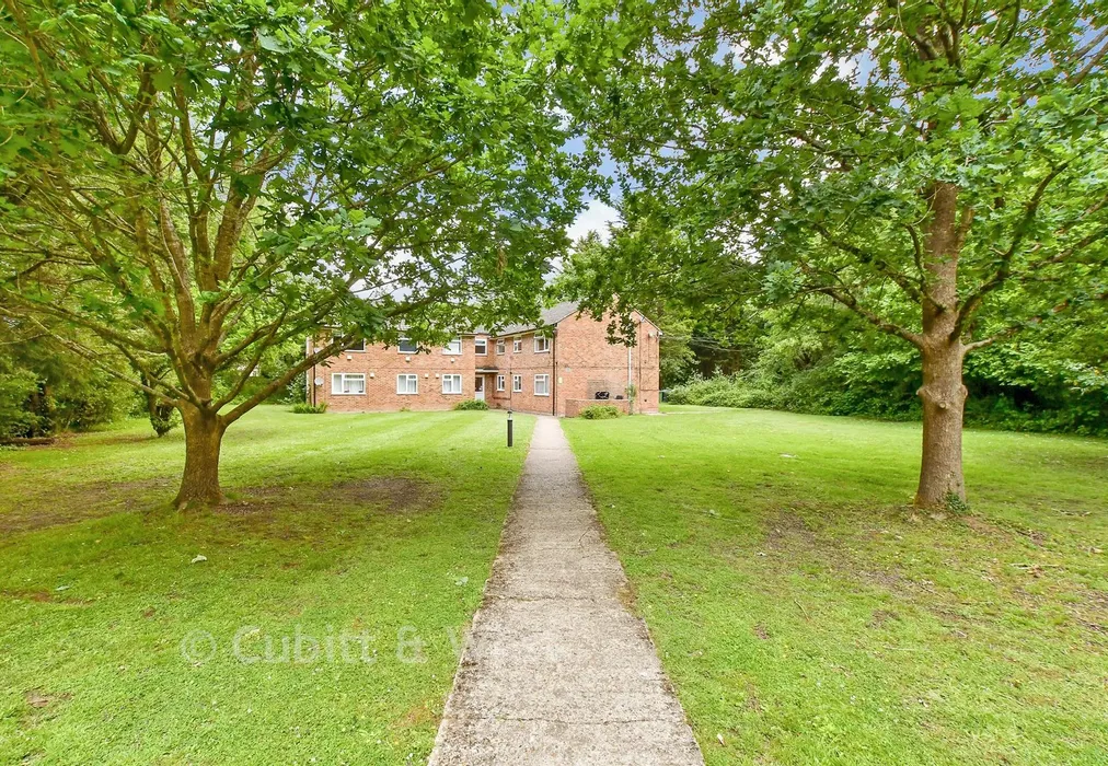 Communal Gardens - Green Lane, Shipley Bridge, Horley, Surrey - Wards of Kent