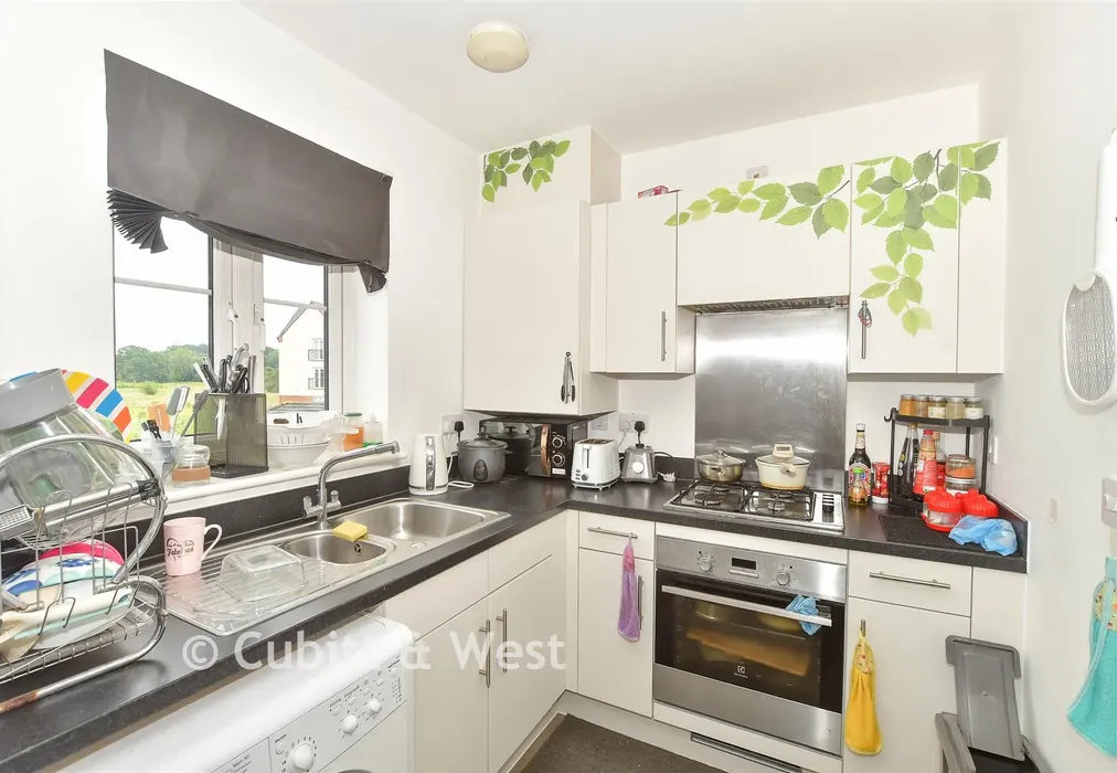 Kitchen - Cornwell Avenue, Forge Wood, Crawley, West Sussex - Wards of Kent