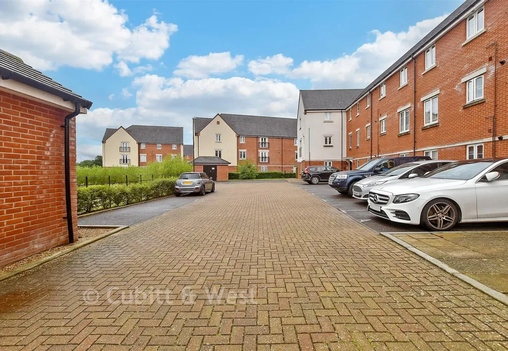 Driveway/Parking - Cornwell Avenue, Forge Wood, Crawley, West Sussex - Wards of Kent