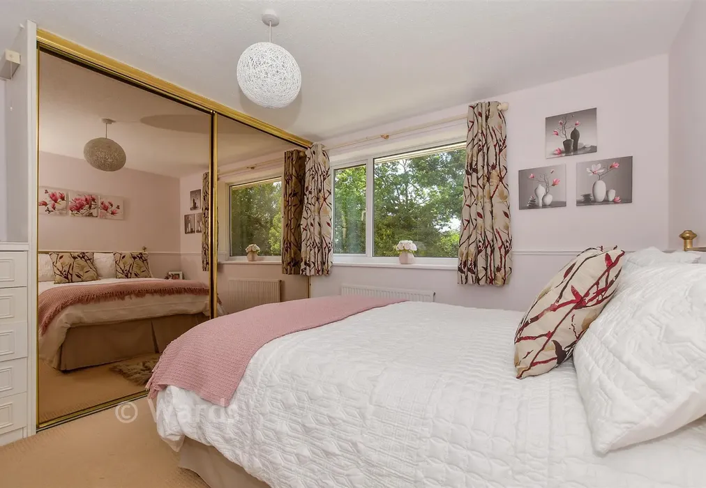 Bedroom 1 - Fremlin Close, Rusthall, Tunbridge Wells, Kent - Wards of Kent