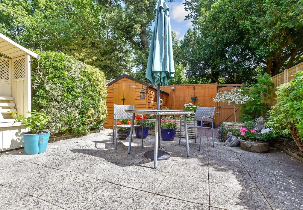 Patio / Decking - Fremlin Close, Rusthall, Tunbridge Wells, Kent - Wards of Kent