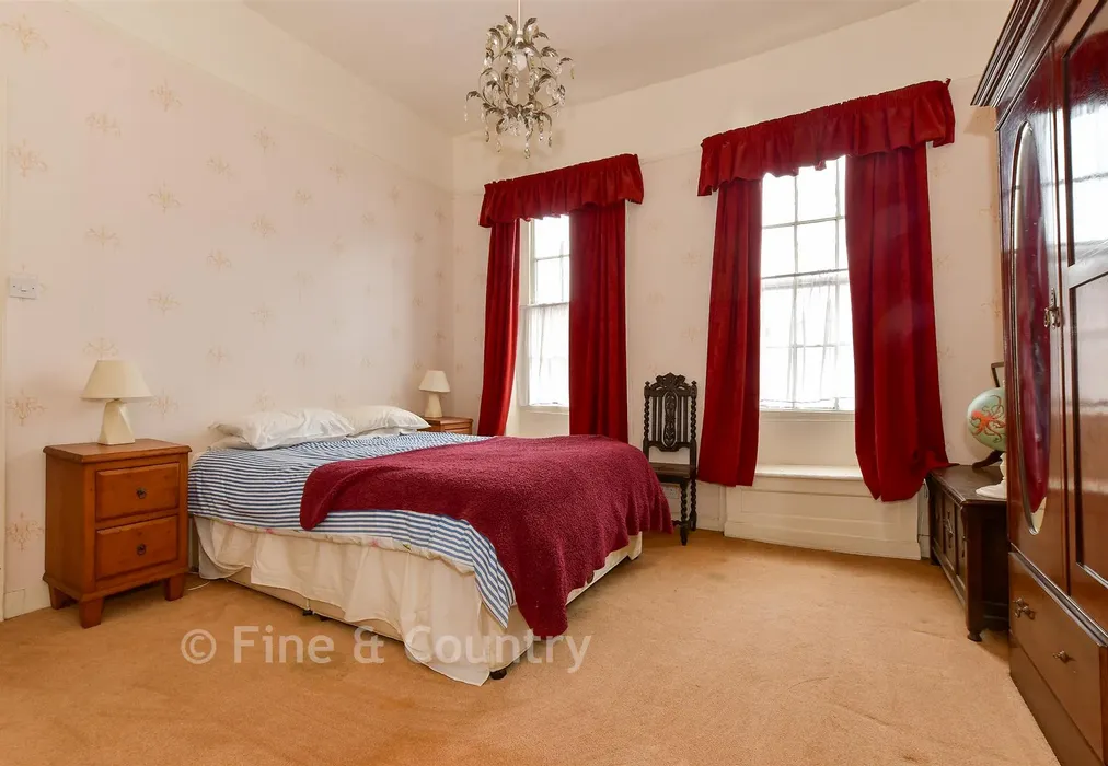 Bedroom 2 - Sea Street, Newport, Isle of Wight - Wards of Kent