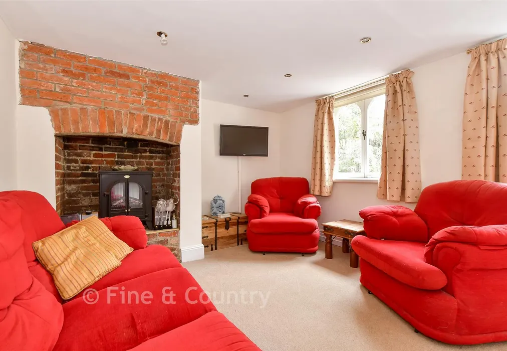 Snug - Sea Street, Newport, Isle of Wight - Wards of Kent