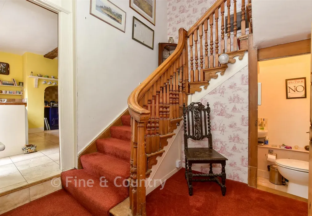 Internal Lifestyle Photograph - Sea Street, Newport, Isle of Wight - Wards of Kent