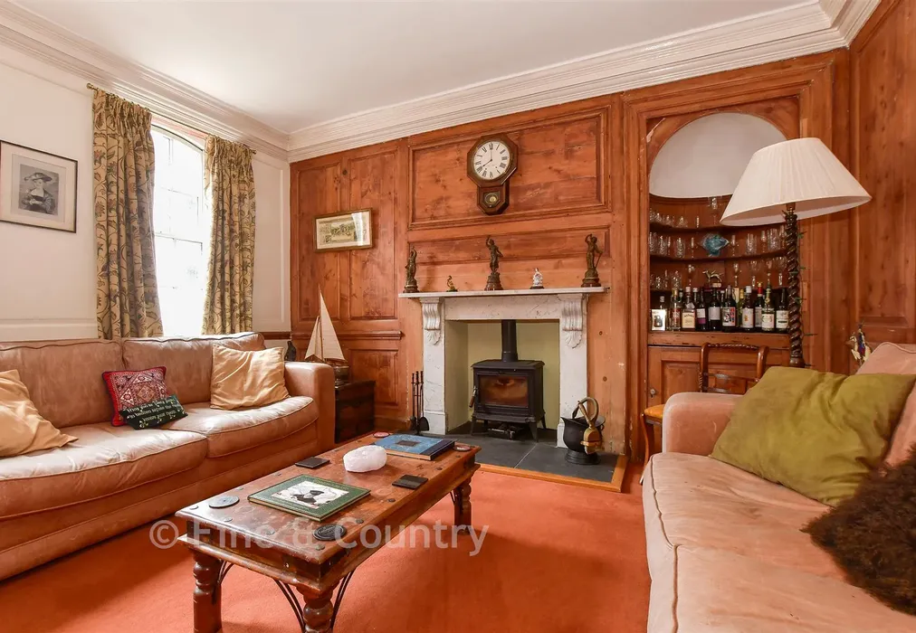 Drawing Room - Sea Street, Newport, Isle of Wight - Wards of Kent