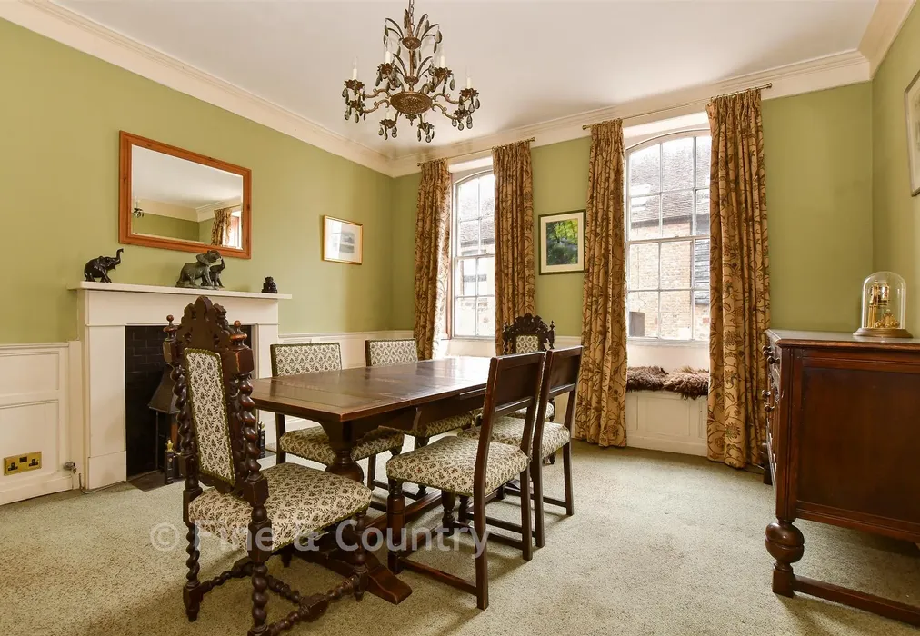 Dining Room - Sea Street, Newport, Isle of Wight - Wards of Kent