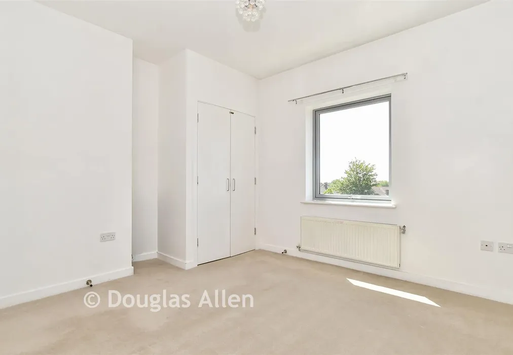 Bedroom - Serpentine Close, Chadwell Heath, Essex - Wards of Kent