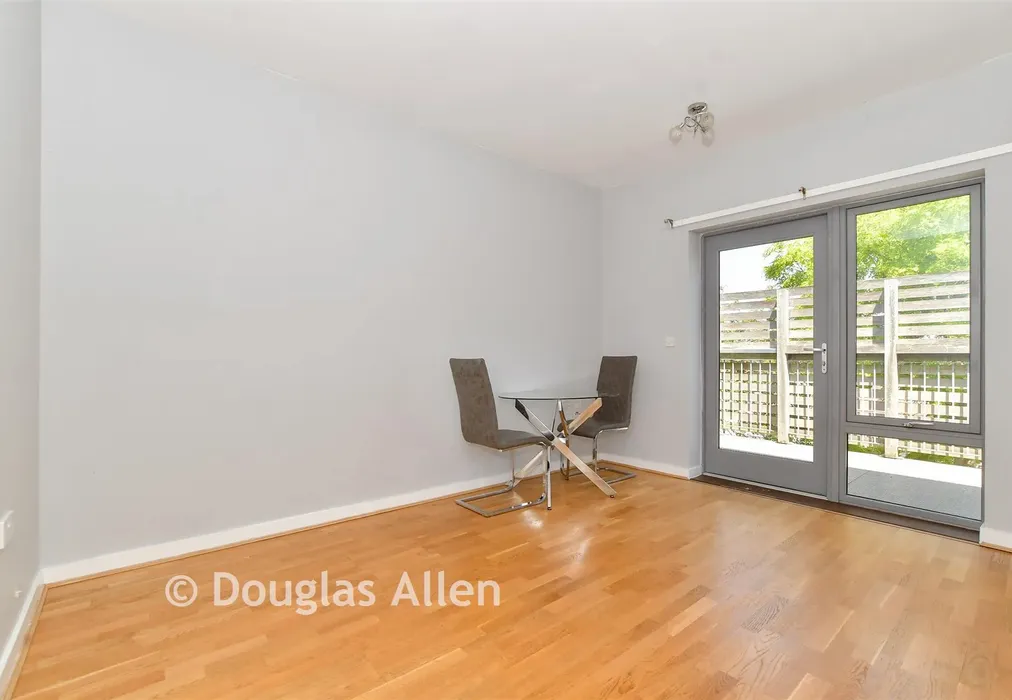 Lounge/Diner - Serpentine Close, Chadwell Heath, Essex - Wards of Kent