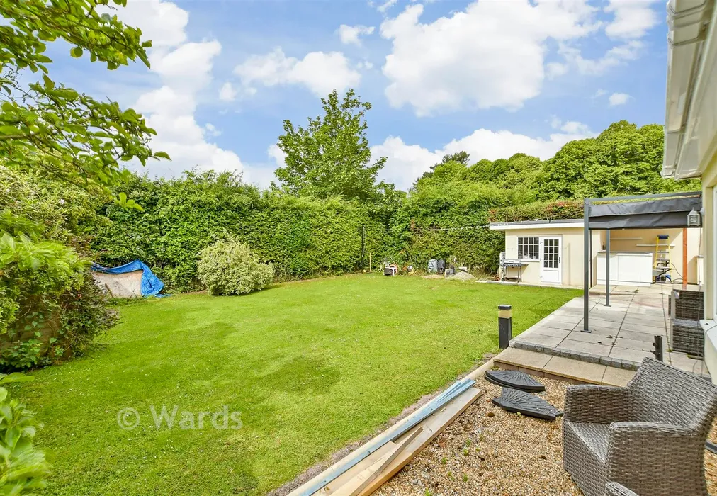 Rear Garden - Rushett Lane, Norton, Faversham, Kent - Wards of Kent