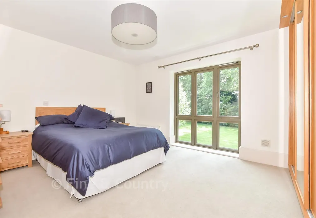 Bedroom 2 - Griffin Hill, Chillenden, Canterbury, Kent - Wards of Kent