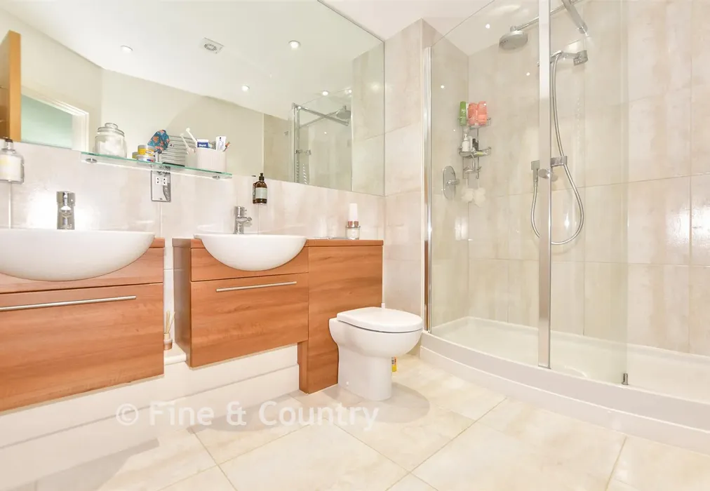 En-Suite Shower Room - Griffin Hill, Chillenden, Canterbury, Kent - Wards of Kent