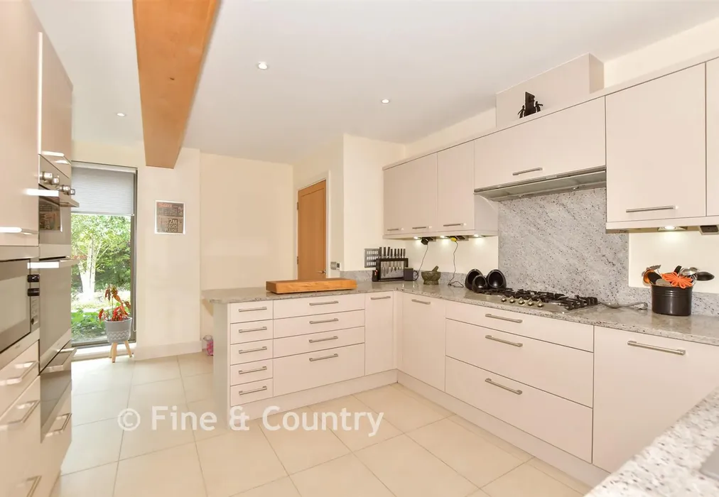 Kitchen/ Family Room - Griffin Hill, Chillenden, Canterbury, Kent - Wards of Kent