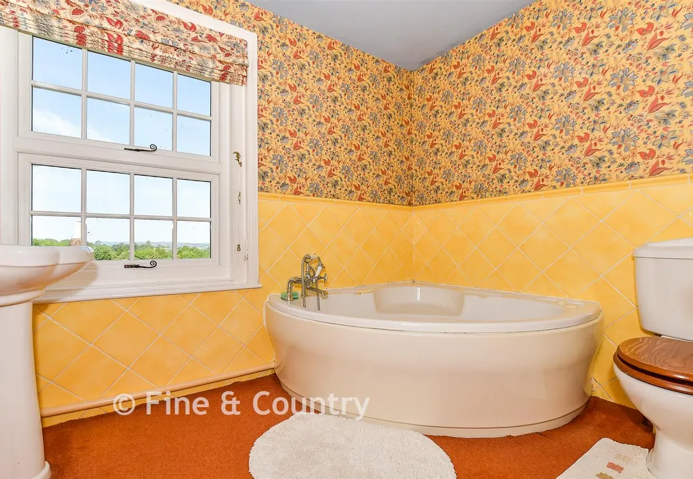 Bathroom - Burwash Common, Etchingham, Etchingham, East Sussex - Wards of Kent