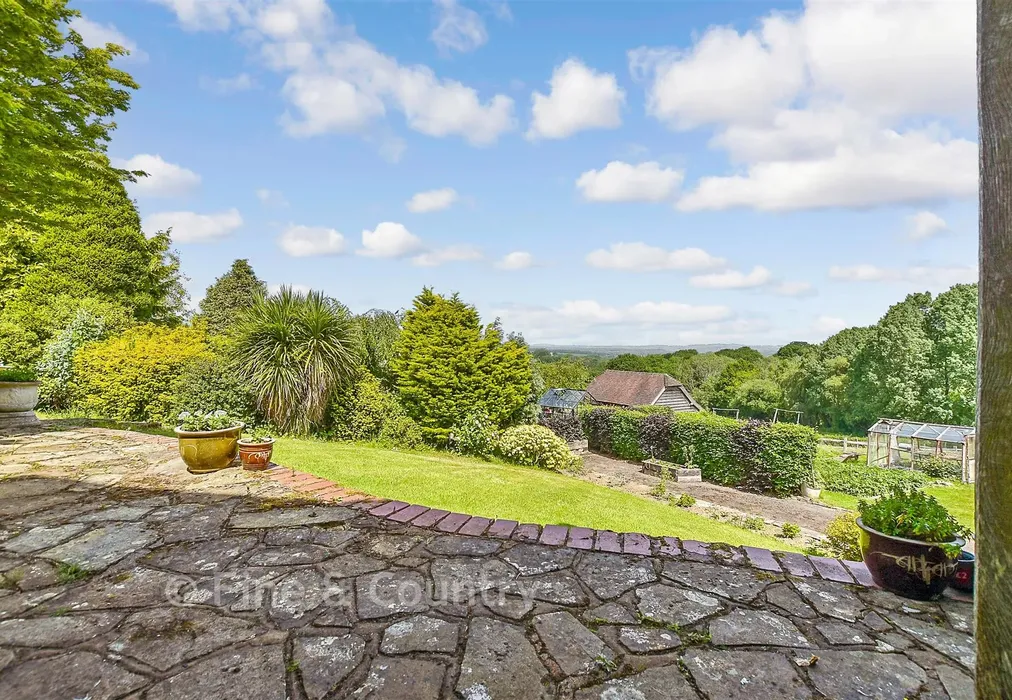 Rear Garden - Burwash Common, Etchingham, Etchingham, East Sussex - Wards of Kent