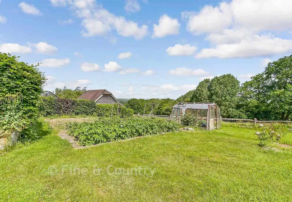 Rear Garden - Burwash Common, Etchingham, Etchingham, East Sussex - Wards of Kent