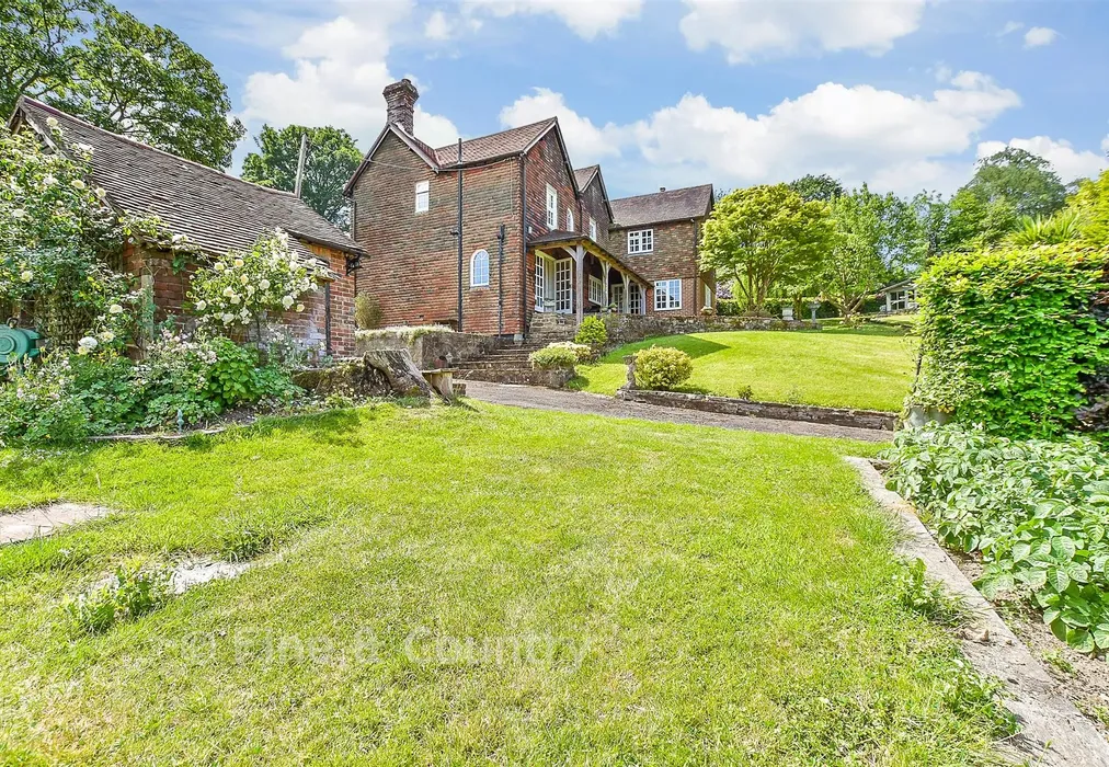 Rear Garden - Burwash Common, Etchingham, Etchingham, East Sussex - Wards of Kent