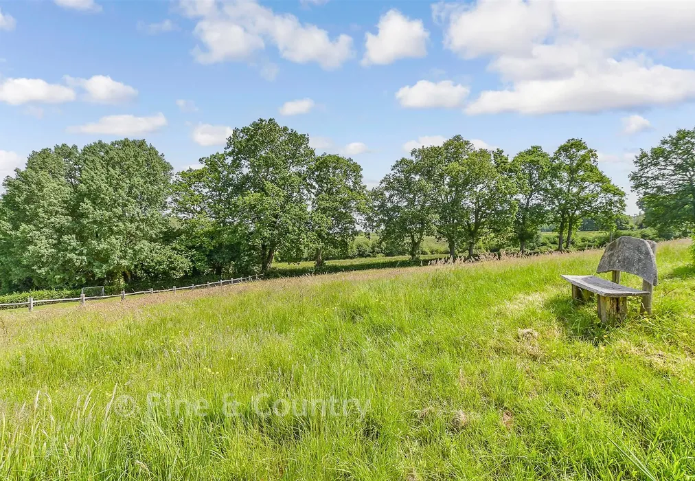 Rear Garden - Burwash Common, Etchingham, Etchingham, East Sussex - Wards of Kent