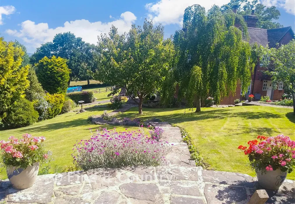 Garden ML - Burwash Common, Etchingham, Etchingham, East Sussex - Wards of Kent