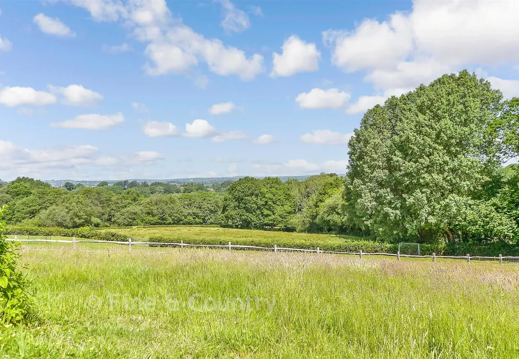 Rear Garden - Burwash Common, Etchingham, Etchingham, East Sussex - Wards of Kent