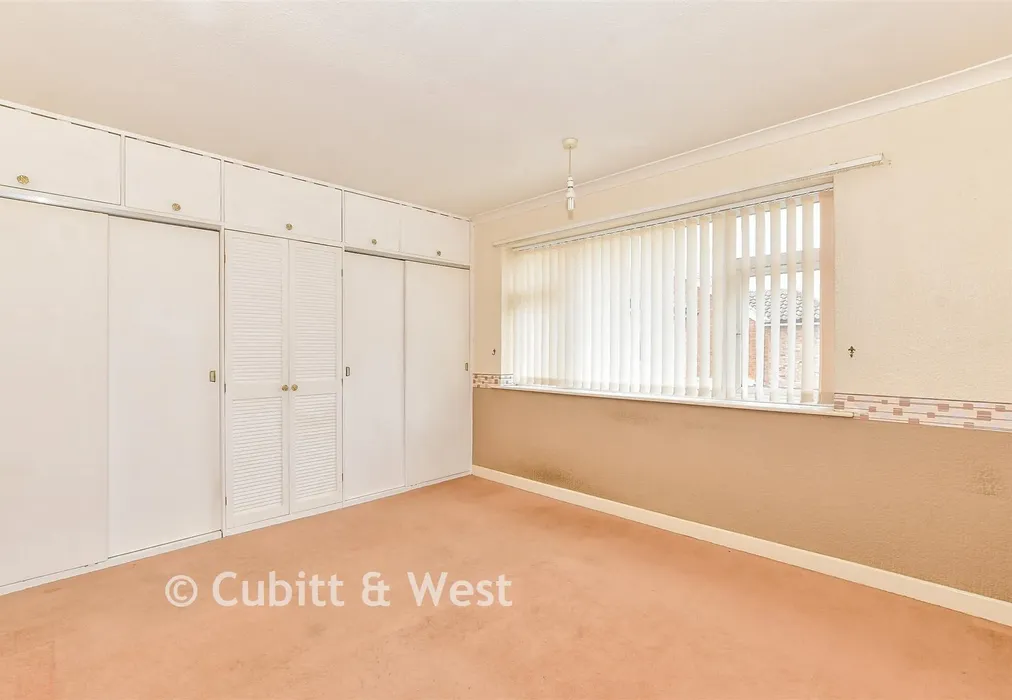 Bedroom 1 - Queens Fields West, Bognor Regis, West Sussex - Wards of Kent