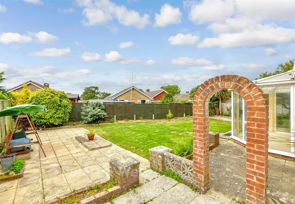 Rear Garden - Queens Fields West, Bognor Regis, West Sussex - Wards of Kent