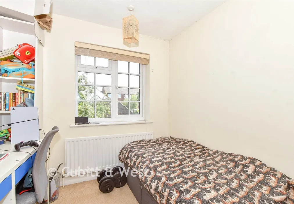 Bedroom 3 - Dial Close, Barnham, West Sussex - Wards of Kent