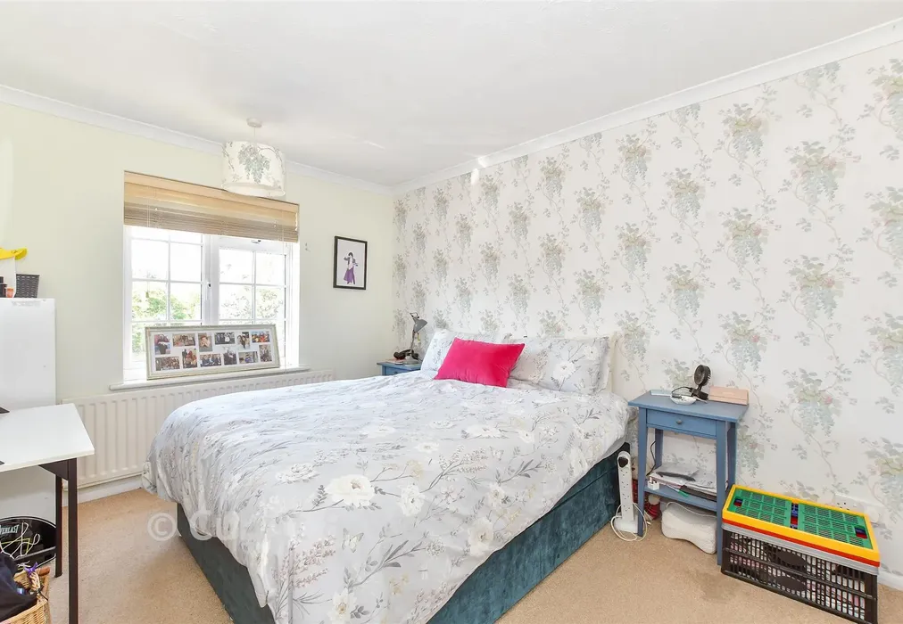 Bedroom 1 - Dial Close, Barnham, West Sussex - Wards of Kent