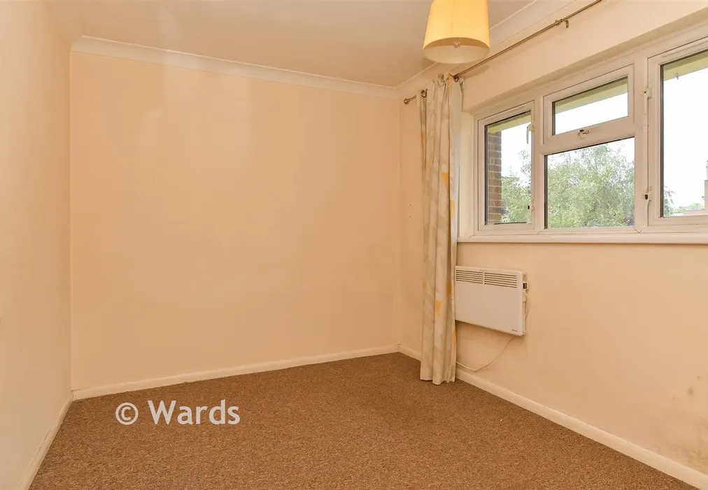 Bedroom 2 - Gravel Walk, Rochester, Kent - Wards of Kent