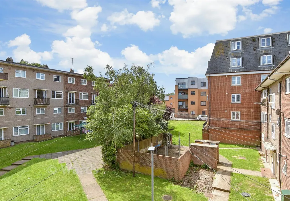 Views To Front - Gravel Walk, Rochester, Kent - Wards of Kent