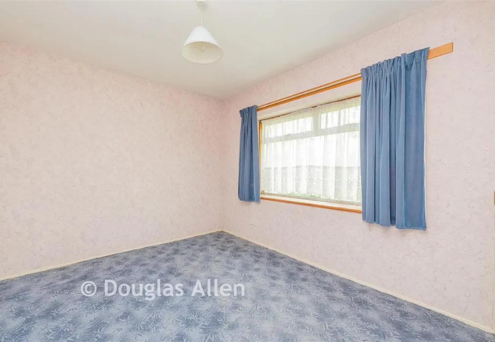Bedroom 2 - Fauners, Basildon, Essex - Wards of Kent