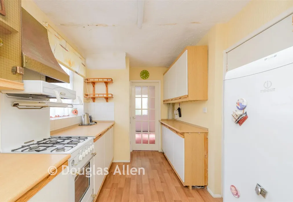 Kitchen - Fauners, Basildon, Essex - Wards of Kent