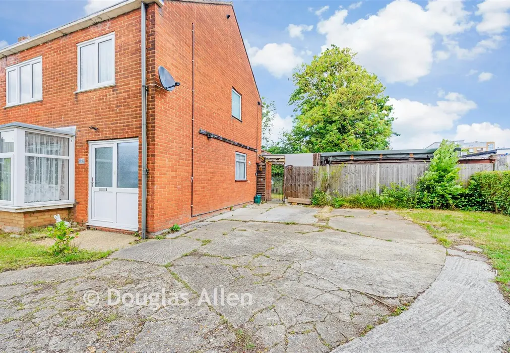 Driveway/Parking - Fauners, Basildon, Essex - Wards of Kent