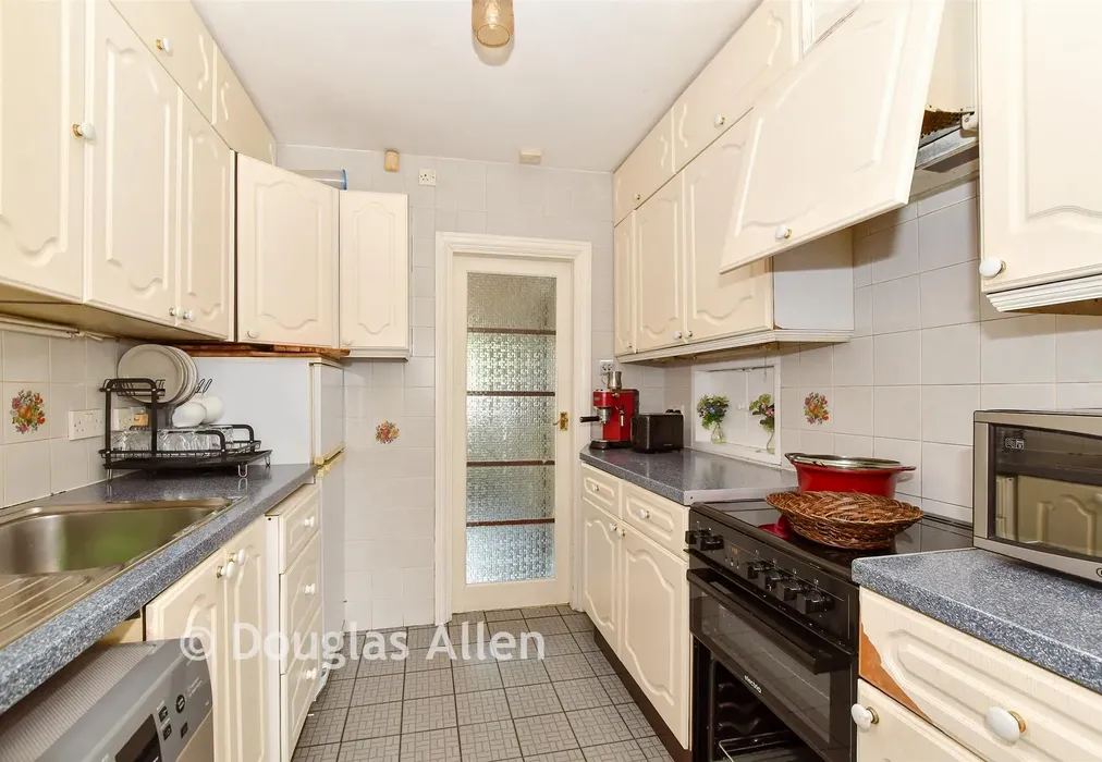 Kitchen - Eustace Road, Romford, Essex - Wards of Kent