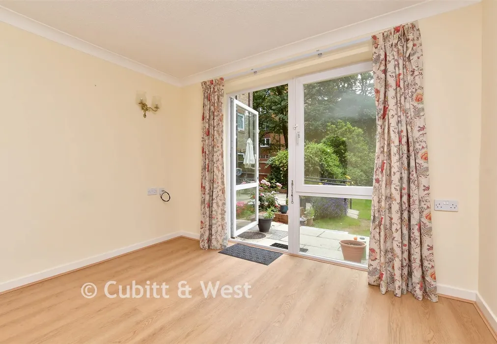 Lounge/Diner - Cedar Road, Sutton, Surrey - Wards of Kent