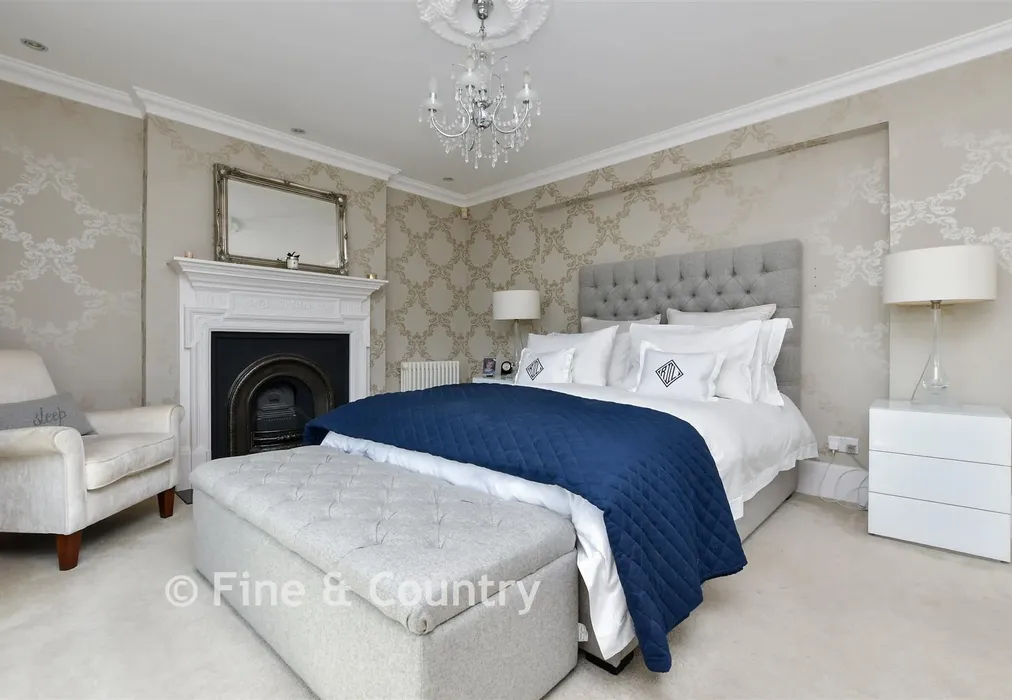 Principal Bedroom - North Foreland Road, Broadstairs, Kent - Wards of Kent