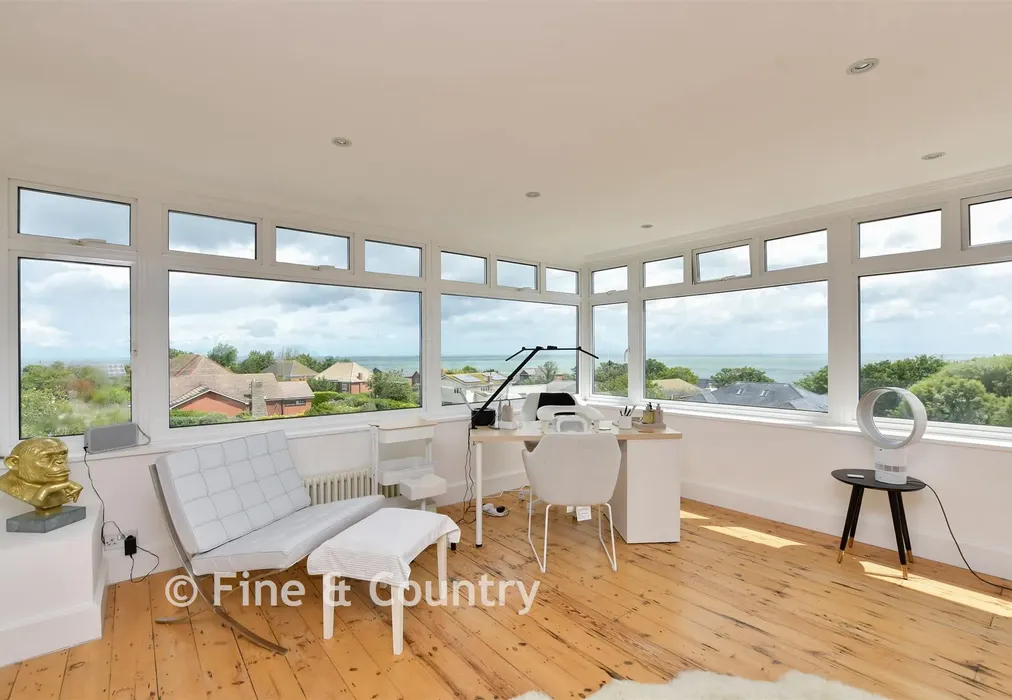 Sitting Room - North Foreland Road, Broadstairs, Kent - Wards of Kent