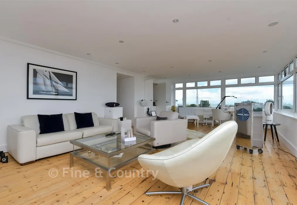 Sitting Room - North Foreland Road, Broadstairs, Kent - Wards of Kent